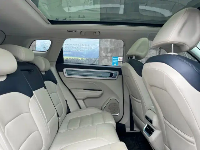 Geely ICON — Фото автомобиля 13