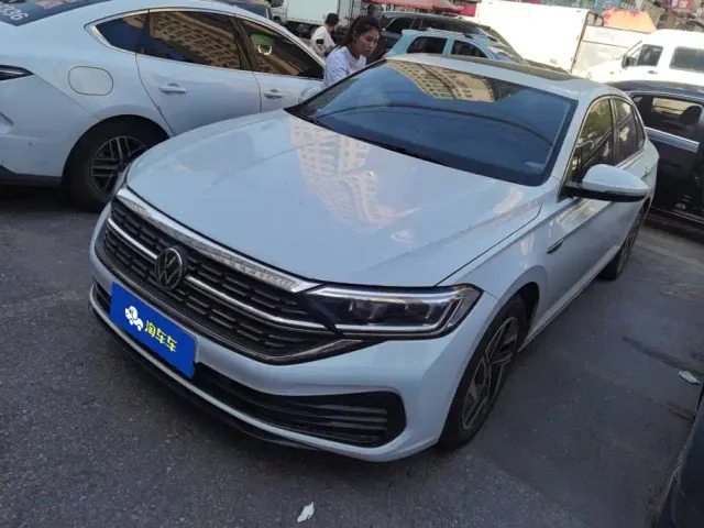 Фотография автомобиля — Volkswagen Sagitar
