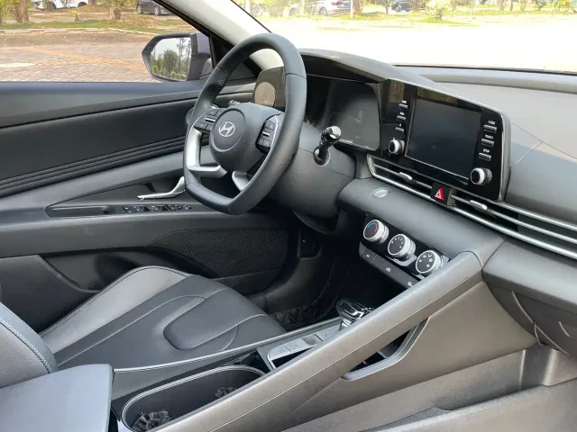 Hyundai Elantra — Фото автомобиля 19
