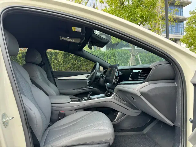 BYD Seal 07 DM-i — Фото автомобиля 15