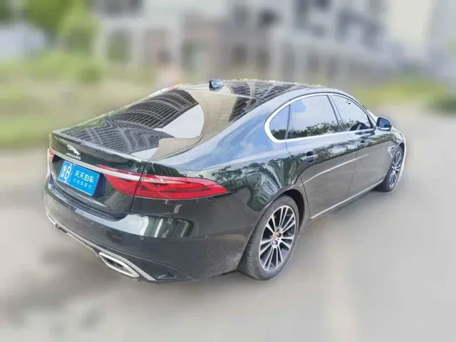Jaguar XFL — Фото автомобиля 5