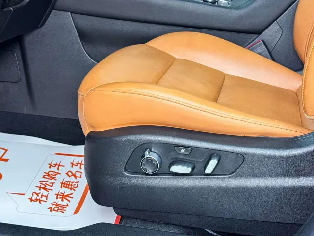 Cadillac XT4 — Фото автомобиля 7