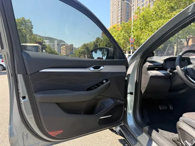 Geely Xingrui — Фото автомобиля 10