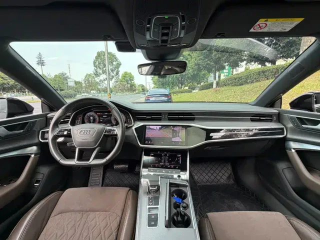 Audi A7L — Фото автомобиля 13