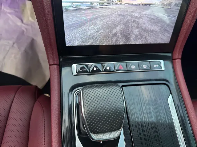 Hongqi H5 — Фото автомобиля 10