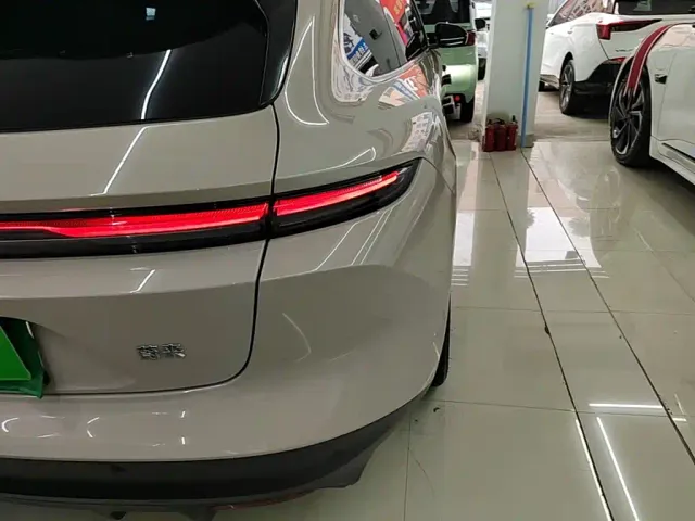 Nio ET5 Touring — Фото автомобиля 7