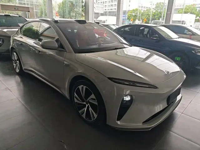 Nio ET5 — Фото автомобиля 3