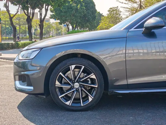Audi A4L — Фото автомобиля 5