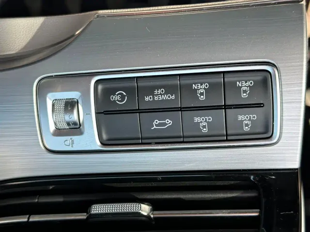 Roewe iMAX8 — Фото автомобиля 24