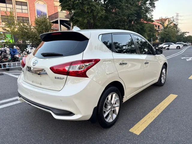 Nissan Tiida — Фото автомобиля 16