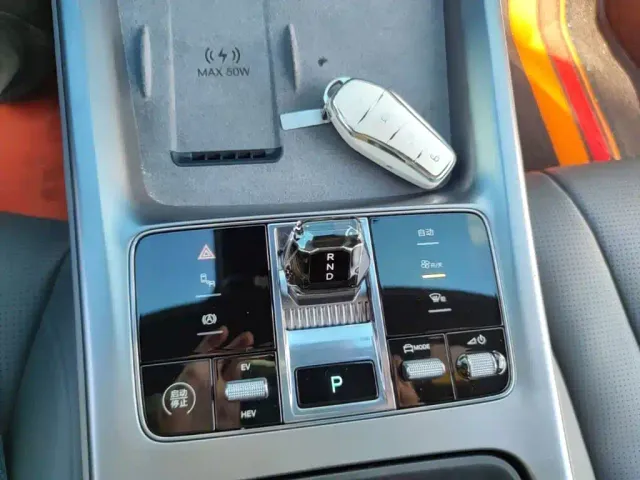 BYD Seal 07 DM-i — Фото автомобиля 13