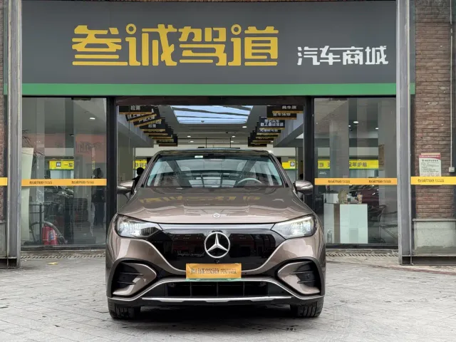 Mercedes-Benz EQE SUV — Фото автомобиля 2