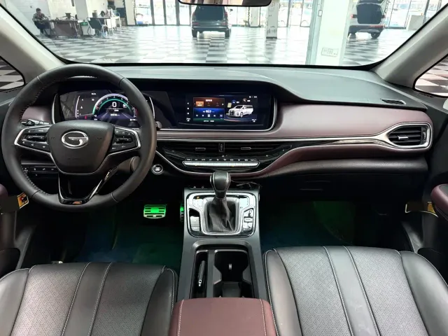 GAC Trumpchi M6 — Фото автомобиля 10