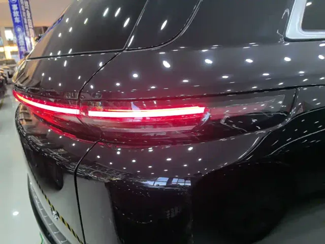 Li Auto L8 — Фото автомобиля 7