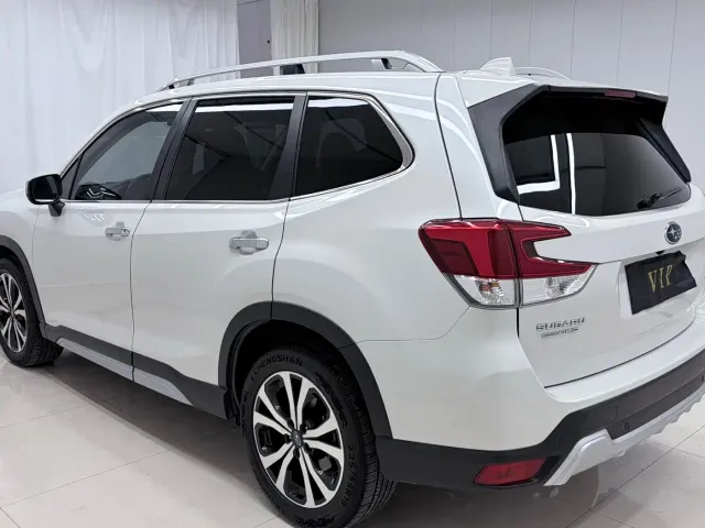 Subaru Forester — Фото автомобиля 4