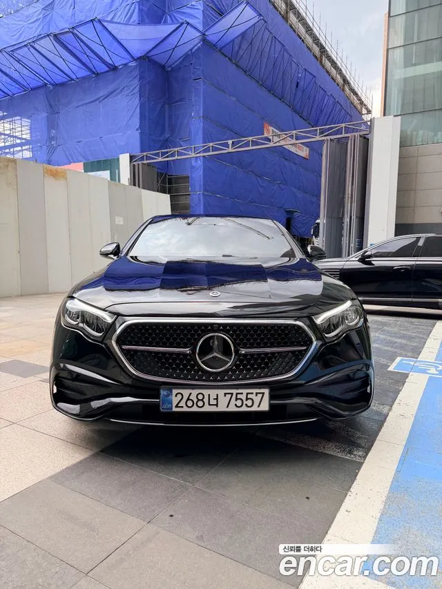 Mercedes-Benz E-Class — Фото автомобиля 3