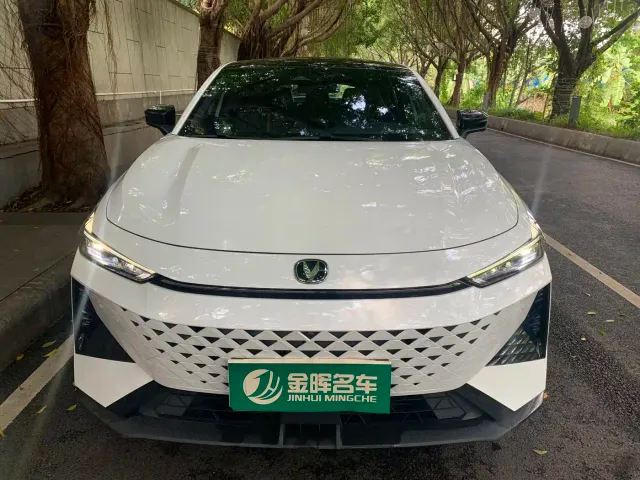 Changan UNI-V — Фото автомобиля 2