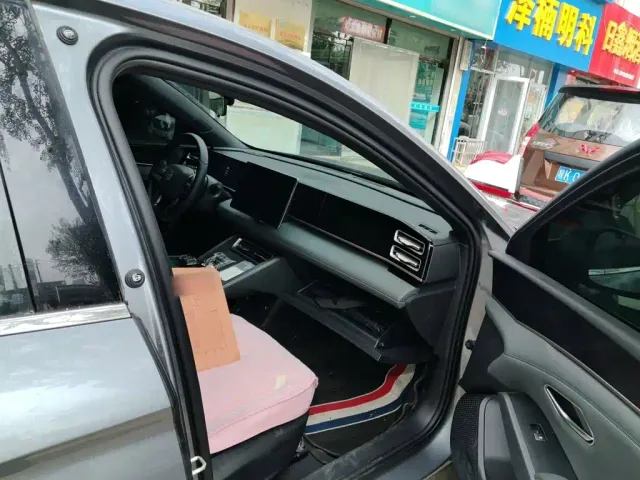 BYD Qin L — Фото автомобиля 19