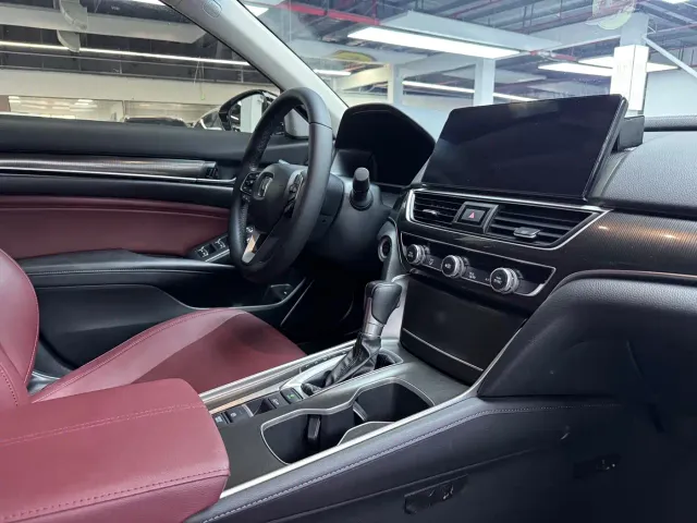 Honda Accord — Фото автомобиля 5