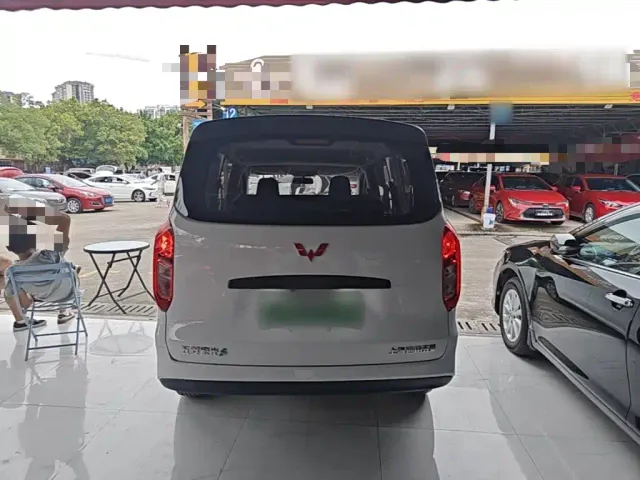 Wuling Hongguang — Фото автомобиля 5