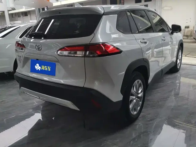 Toyota Corolla Cross — Фото автомобиля 3