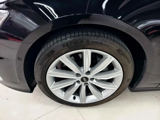 Audi A6L — Фото автомобиля 10