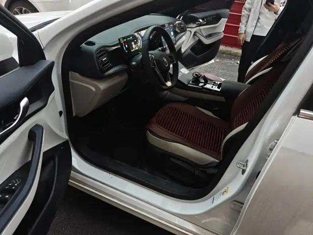 BYD Qin PLUS — Фото автомобиля 17