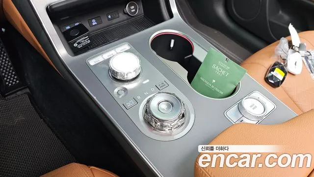 Genesis GV80 — Фото автомобиля 12