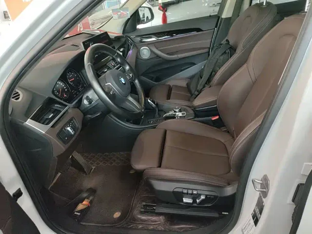 BMW X1 — Фото автомобиля 14