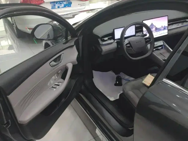 Roewe M7 DMH — Фото автомобиля 15