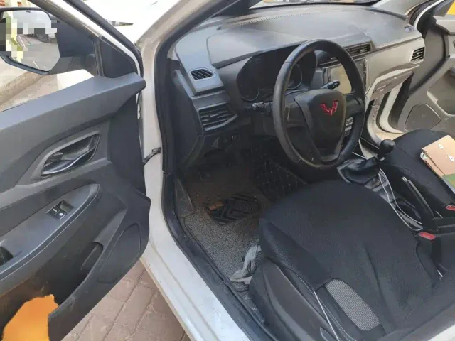 Wuling Hongguang — Фото автомобиля 13