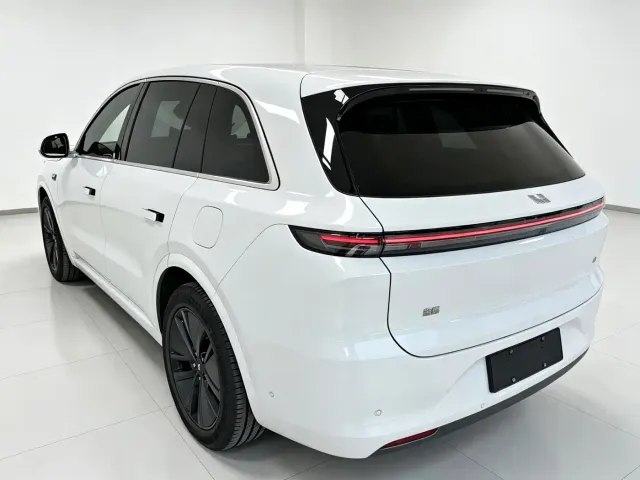 Li Auto L6 — Фото автомобиля 4