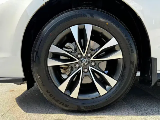 Toyota Granvia — Фото автомобиля 16