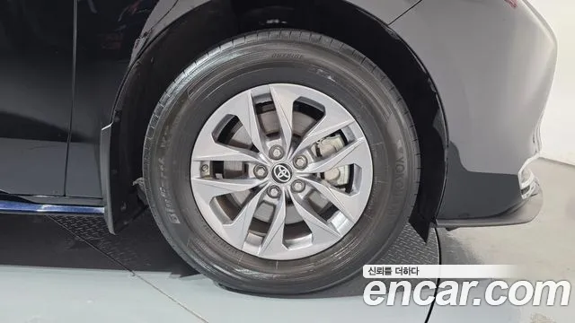 Toyota Sienna — Фото автомобиля 4