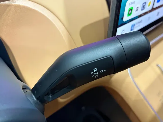 Geely Galaxy Starship 7 EM-i — Фото автомобиля 12