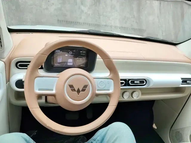 Wuling Hongguang Mini EV — Фото автомобиля 9