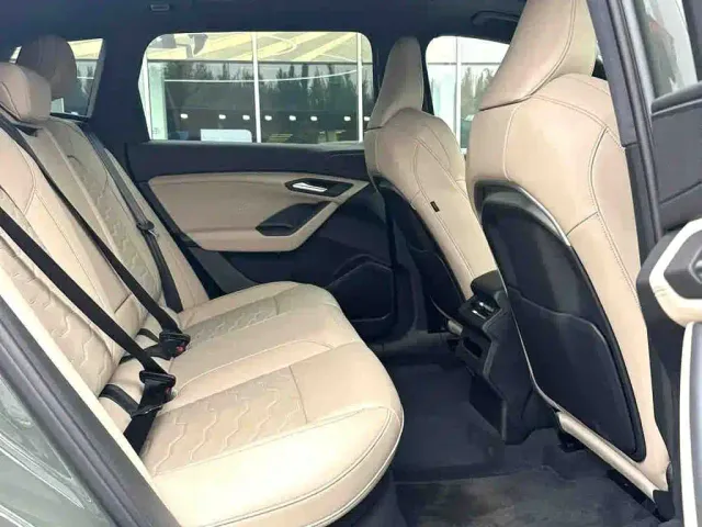 Audi Q6L e-tron — Фото автомобиля 7