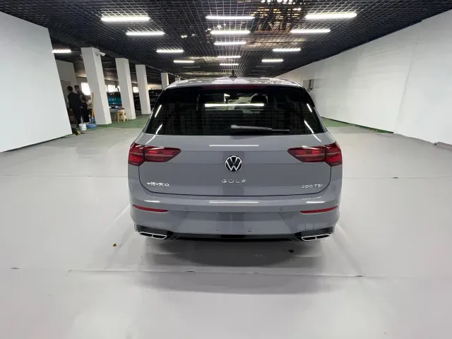 Volkswagen Golf — Фото автомобиля 29