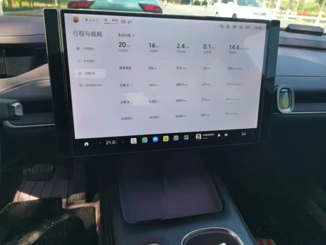 Xiaomi SU7 — Фото автомобиля 9