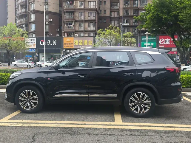 Chery Tiggo 8 — Фото автомобиля 11