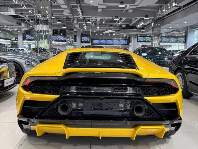 Lamborghini Huracan — Фото автомобиля 5