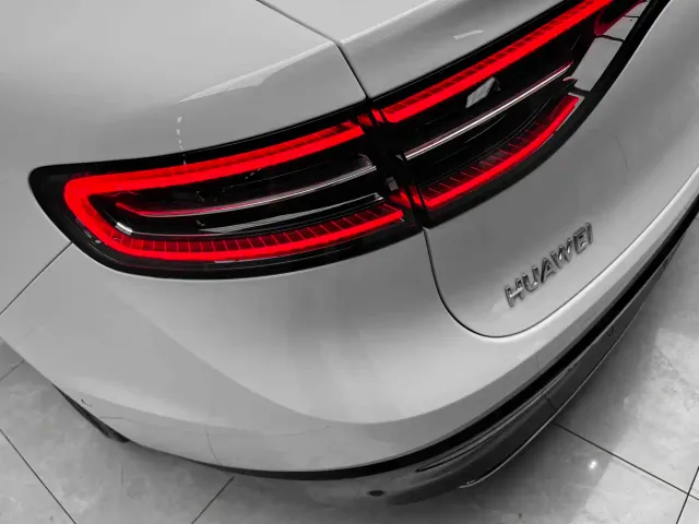 Luxeed S7 — Фото автомобиля 17