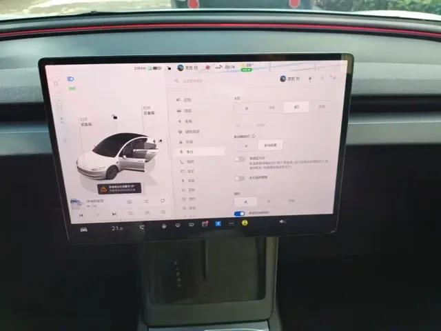 Tesla Model 3 — Фото автомобиля 8