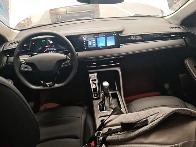 Roewe i5 — Фото автомобиля 9