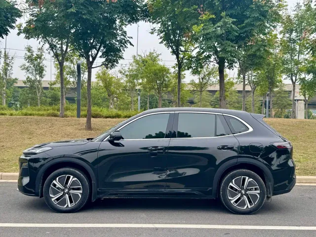 Geely Galaxy Starship 7 EM-i — Фото автомобиля 3