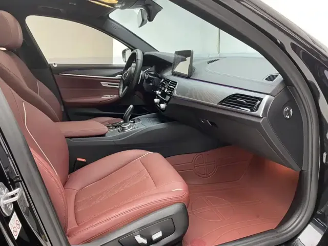 BMW 5 Series — Фото автомобиля 18