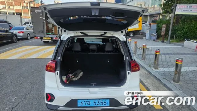 Kia Niro — Фото автомобиля 17