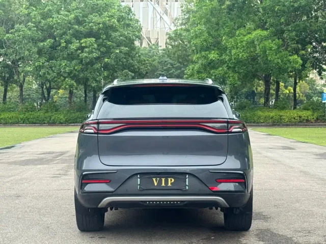 BYD Tang — Фото автомобиля 18