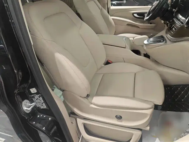 Mercedes-Benz V-Class — Фото автомобиля 19