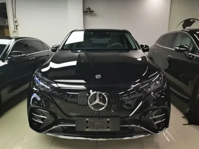 Mercedes-Benz EQE SUV — Фото автомобиля 2